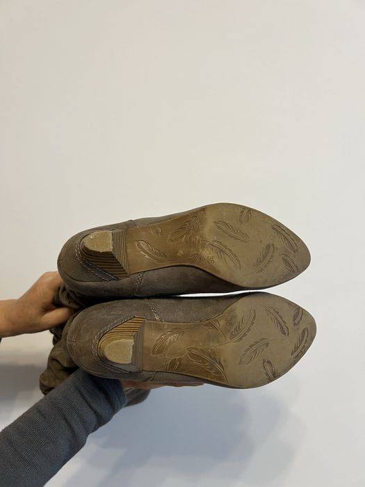 Бежеві чоботи- ботфорти 36 розмір