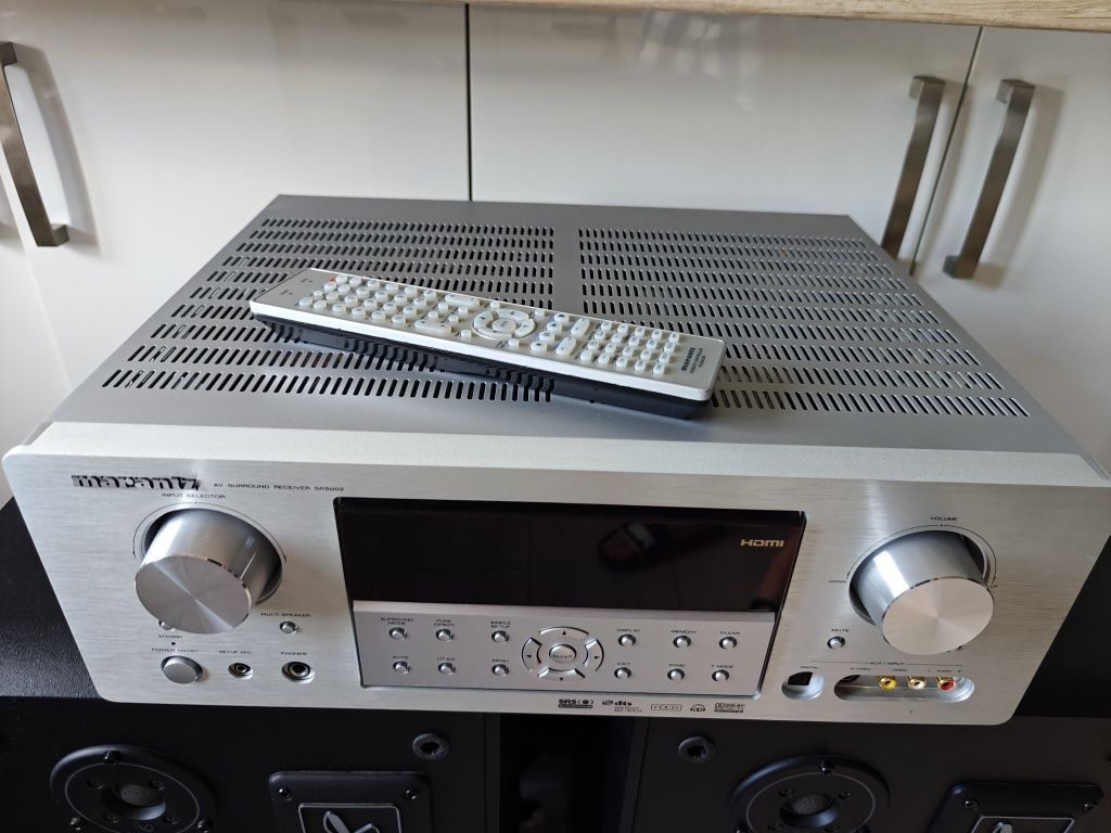 Amplituner Marantz z kolumnami Infinity