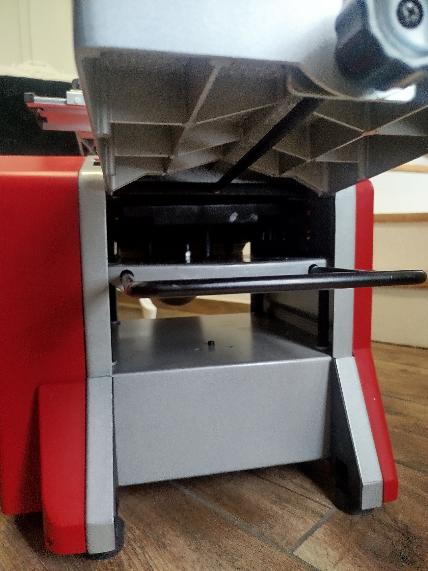 Strug stacjonarny grubościówka einhell TC-SP 204