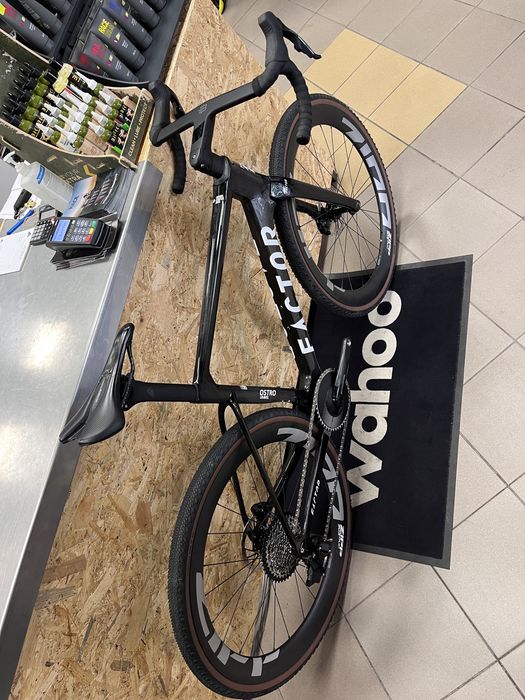 Rower Gravel Factor Ostro Gravel 56 Nowy Sram Force AXS Zipp 303 XPLR