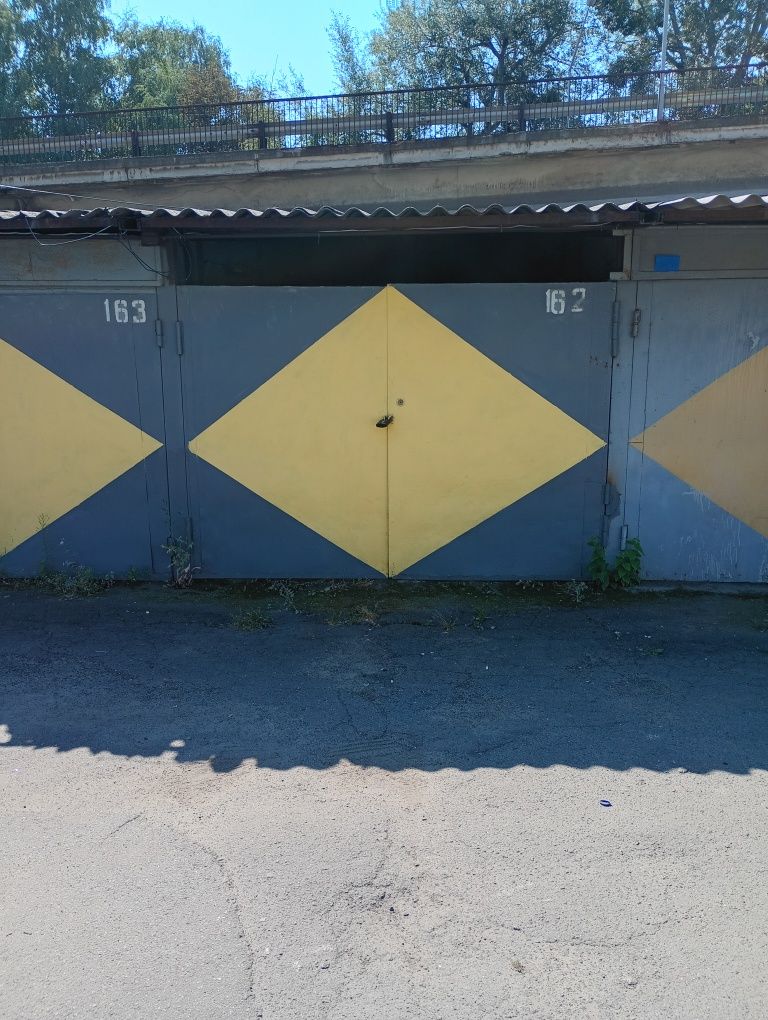 Продам гараж 3500$ (вул. Жилянська, 99)