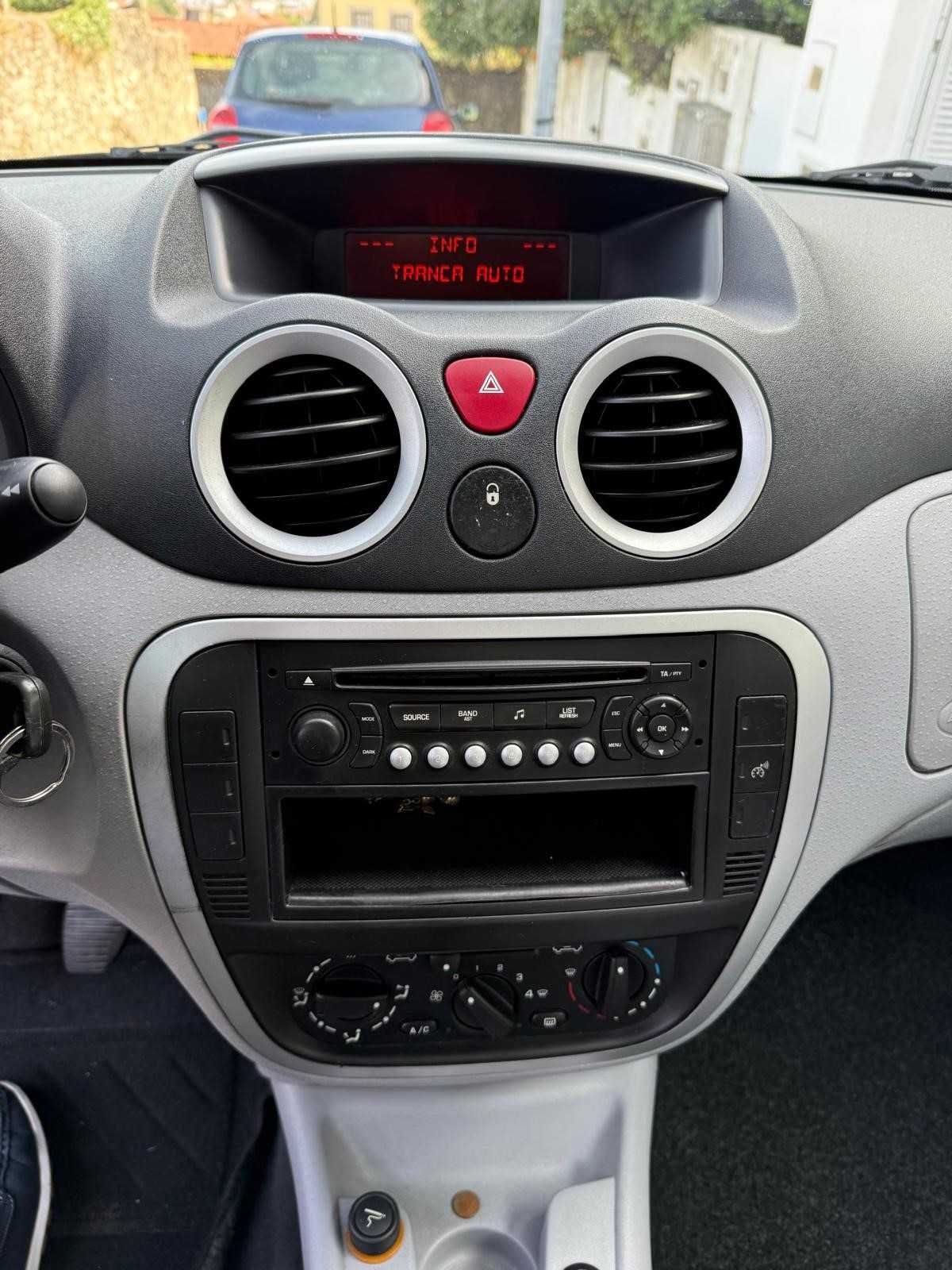 Citroen C3 Gasolina 1.1 versão Exclusive.