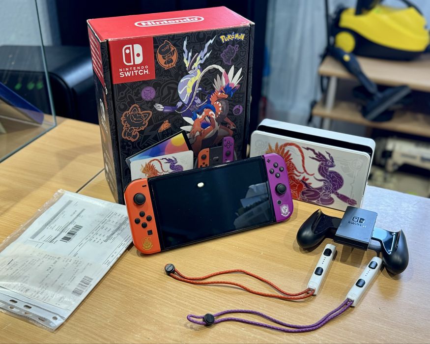 Konsola Nintendo Switch OLED Pokemon Scarlet & Violet Edition