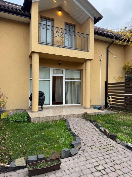 Оренда затишного котеджу в чудовій локаціі район 12 школи.