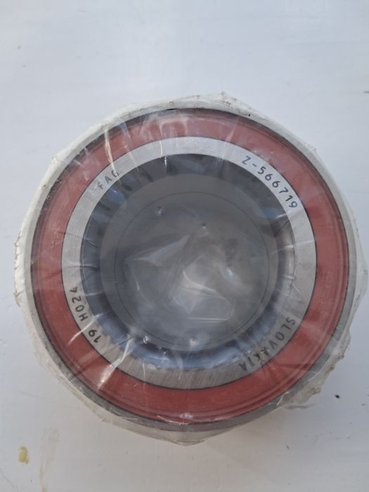 Підшипник маточини передній VW Passat B3/B4/Caddy 95-04