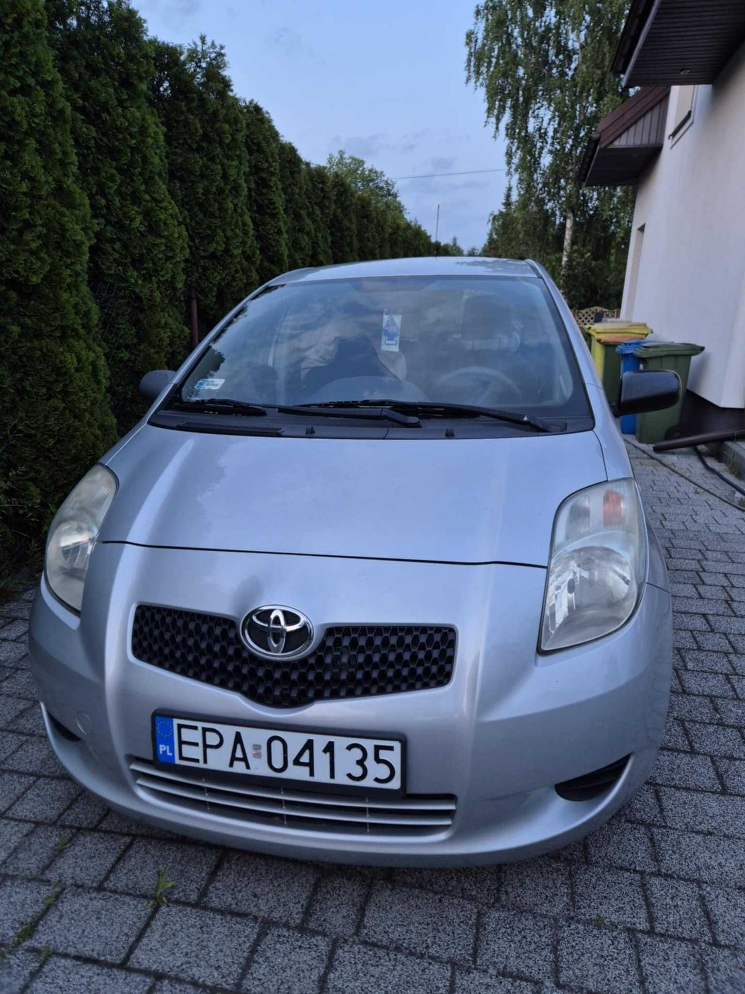 Toyota yaris 1,3 2008, przebieg 154 tyś. km, klimatyzacja, czujnik cof