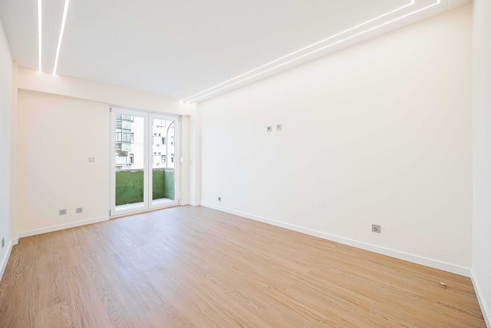 Apartamento Remodelado com Terraço e Varandas