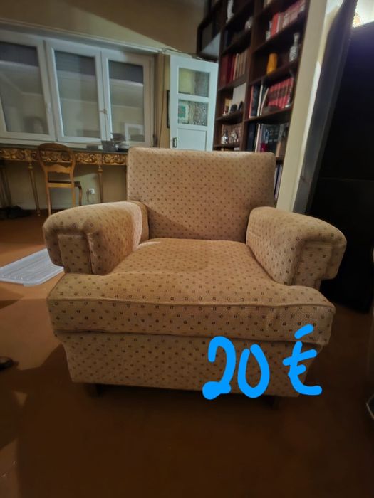 2 Sofás individuais usados