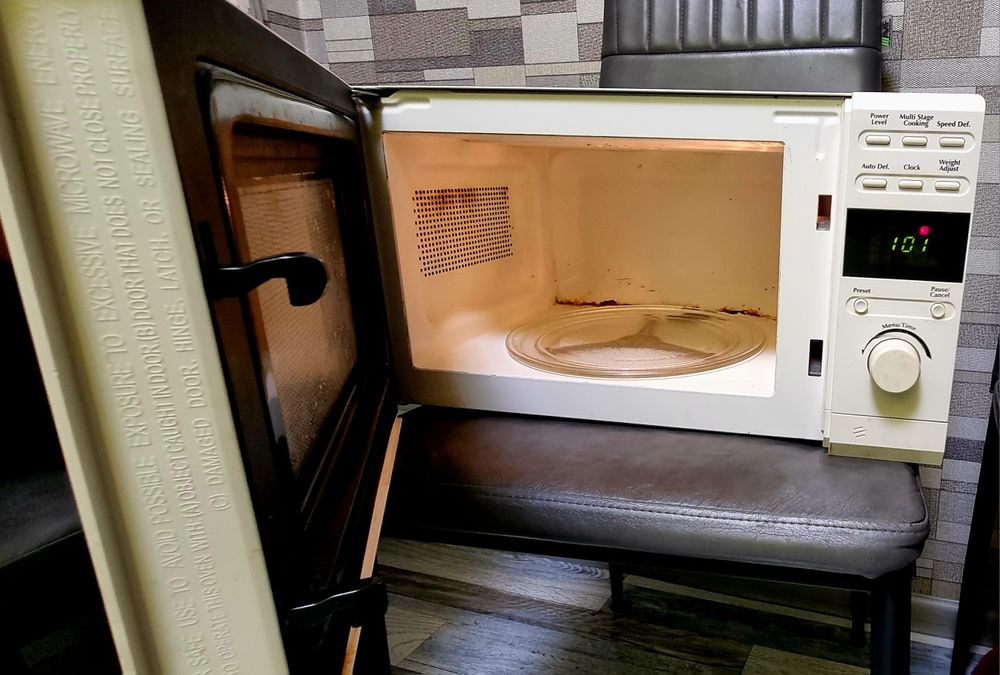 Мікрохвильова піч Gorenje MO 17 DW