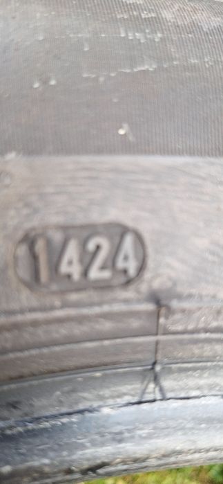 Praktycznie nowe opony Pirelli 225/55/17