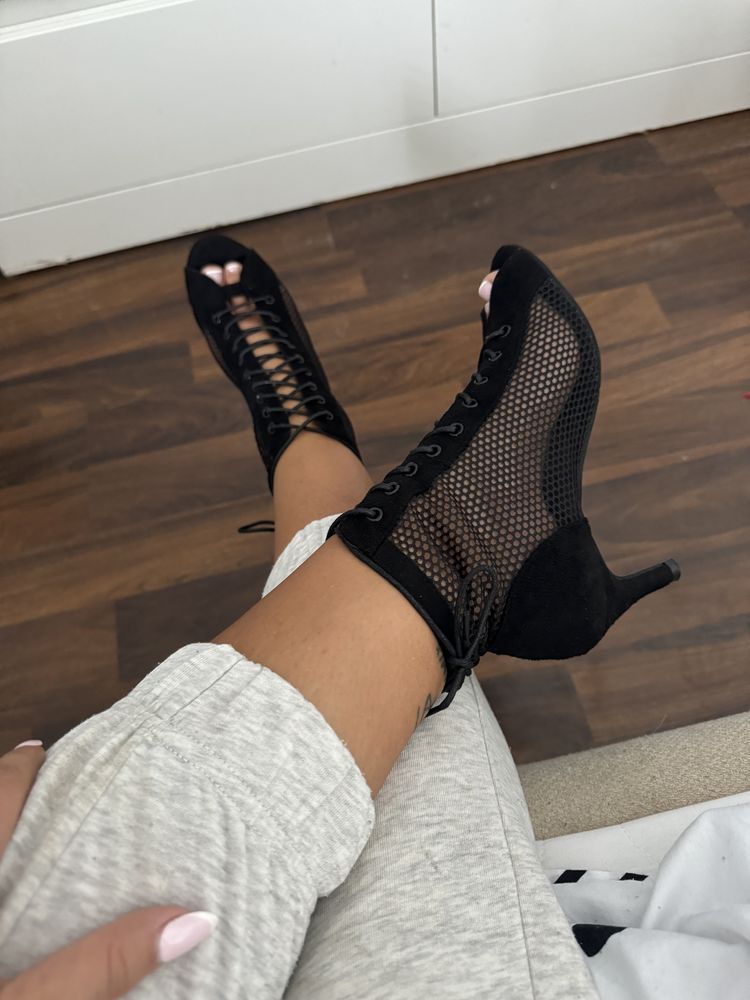 Botki sznurowane do tanca high heels rozm 39 obcas 7 cm