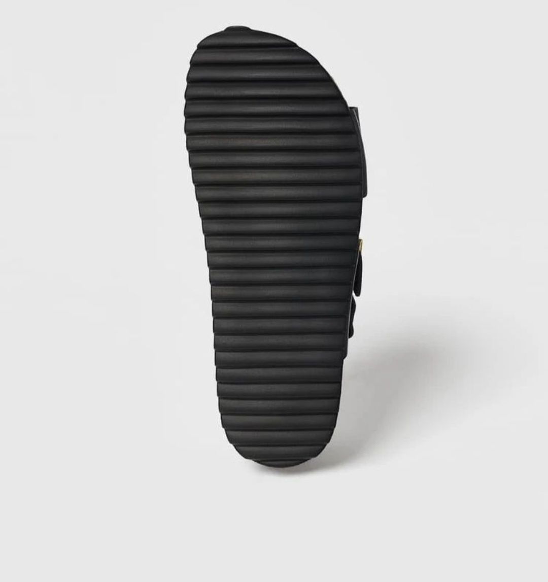 Шкіряні сандалі фірми zara (розмір: 29)
