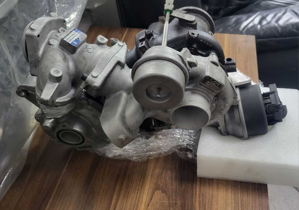 Турбіна Турбіна  ( Bi-Turbo) Volkswagen Crafter Крафтер 03L145715B