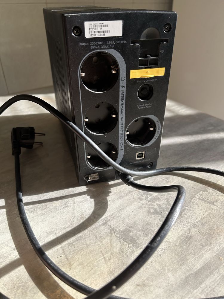 Бесперебойник АРС Back-UPS 650, безперебійник