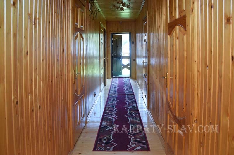 Житло в Карпатах. Басейн, чан. Славське