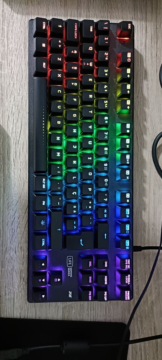 Desktop Octa-core  + Teclado