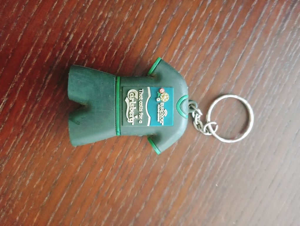 Продам флешку на 32 Gb,  1Gb и на 4Gb.