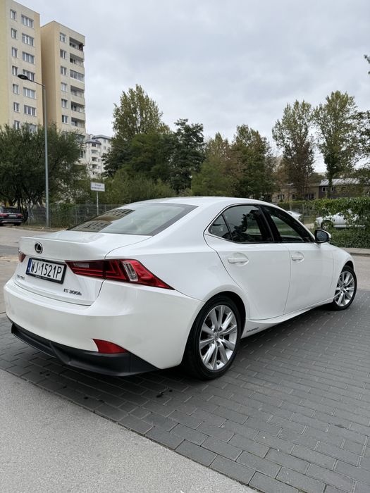 Sprzedam lexus is300h Hybryda Polski salon