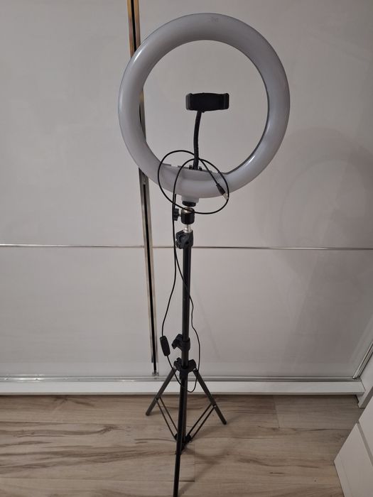 Lampa pierścieniowa YP-320B