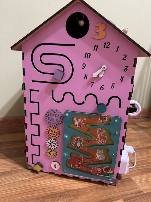 Бізі борд будинок