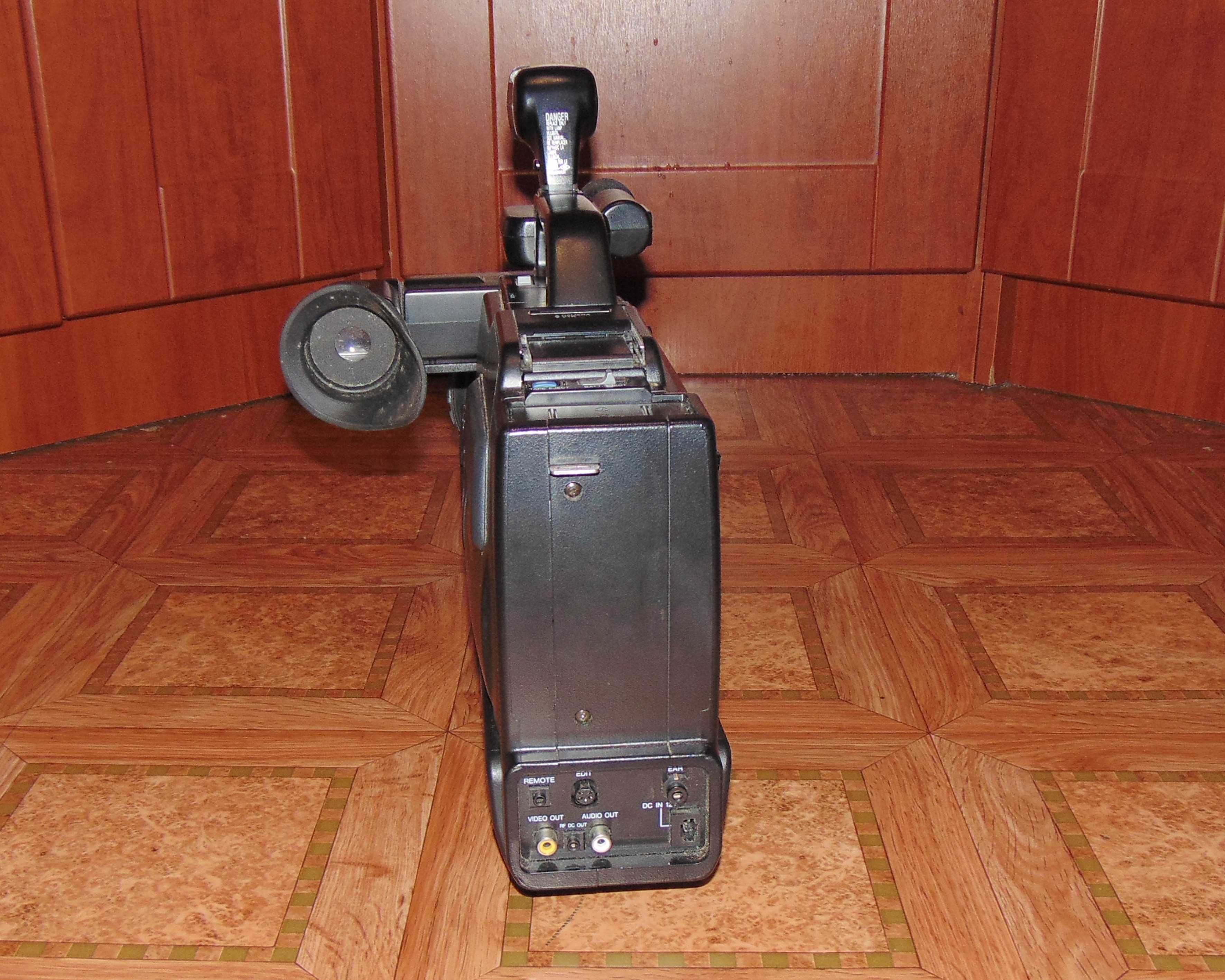 Професійна відеокамера Panasonic M3000