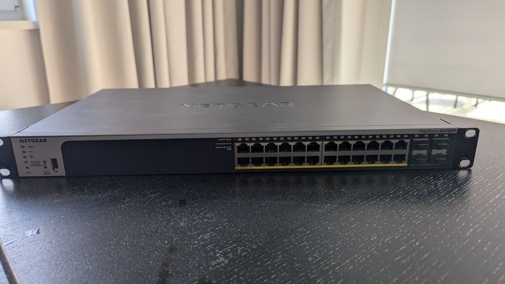 Switch Netgear GS728TPV2 Switch POE