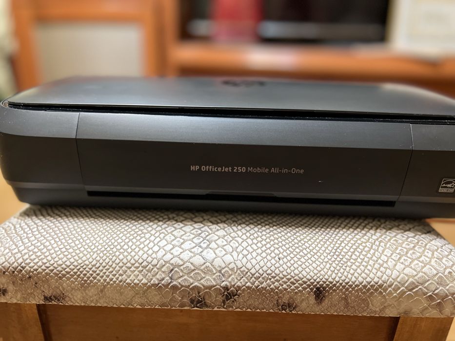HP OfficeJet 250 Mobile All-in-One