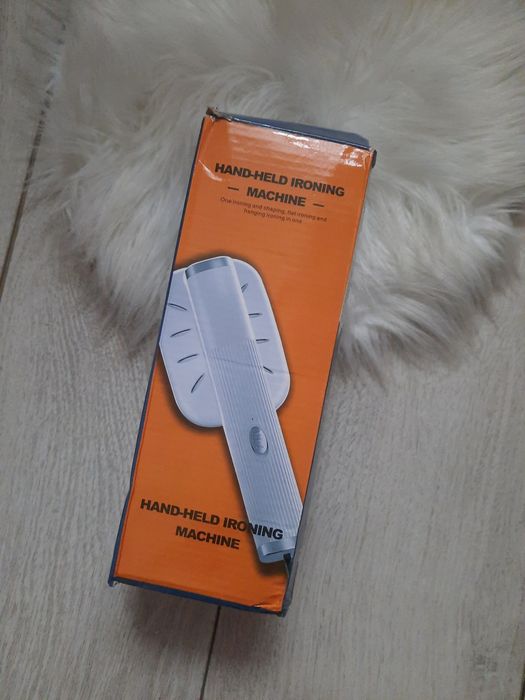 Mini żelazko do prasowania ubran