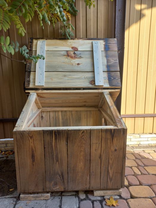 Собачья будка для средней собаки