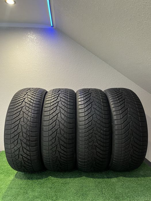Зимові шини 235/55 р18