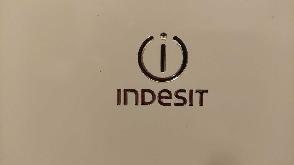Lodówkę Indesit tanio sprzedam