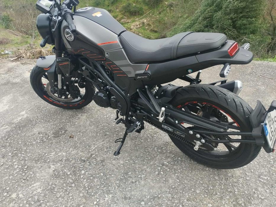 BENELLI Leoncino 125