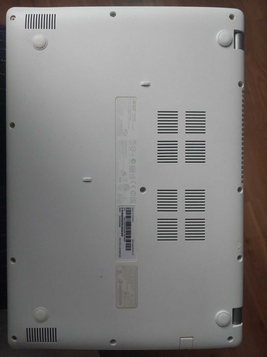 Laptop Acer V13 13,3" - i3 2.4GHz/4GB/1TB HDD/Iris HD5500/W10HomePL
