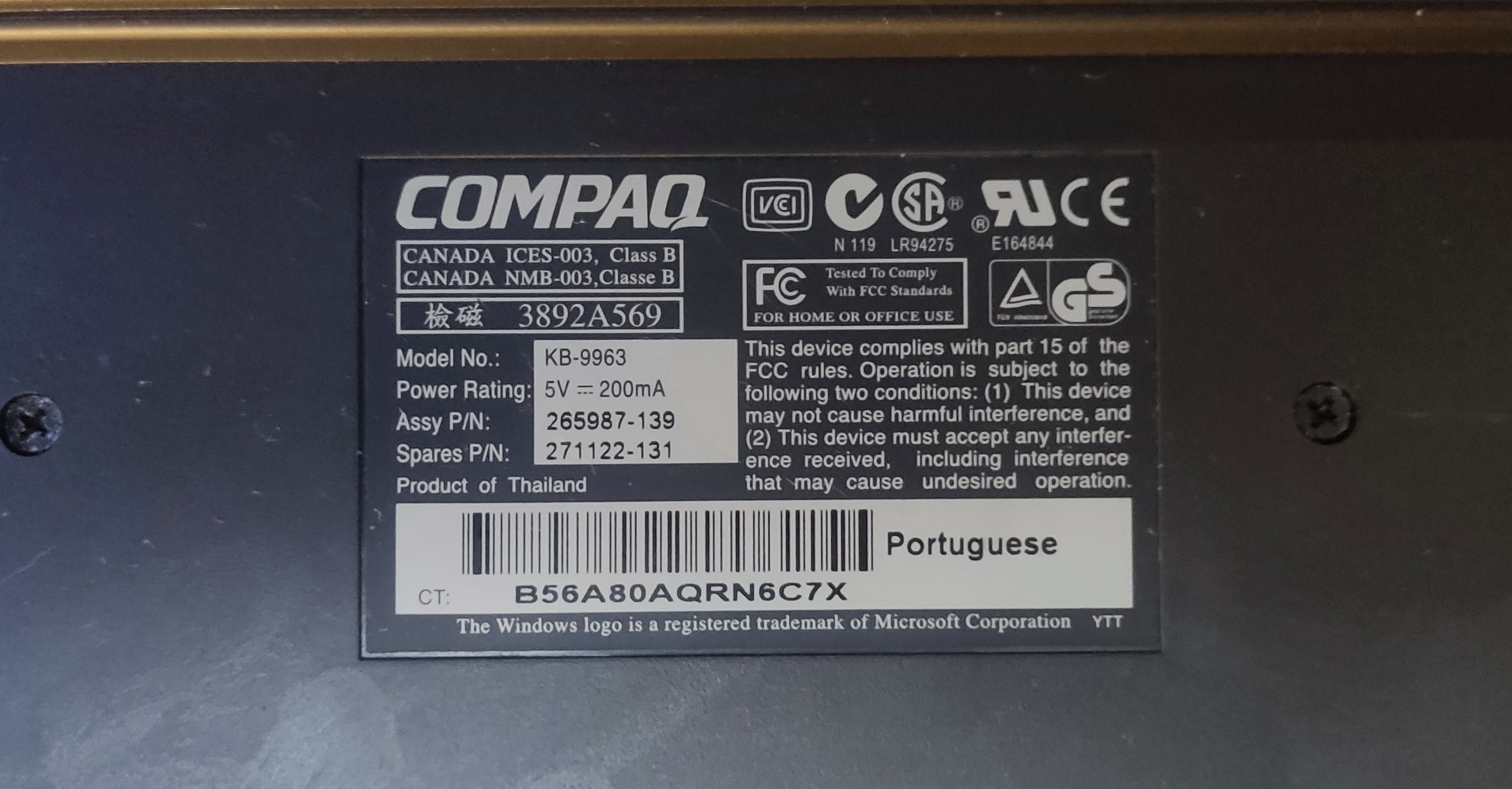 Teclado português Compaq PS2
