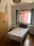 Quarto para arrendar 300