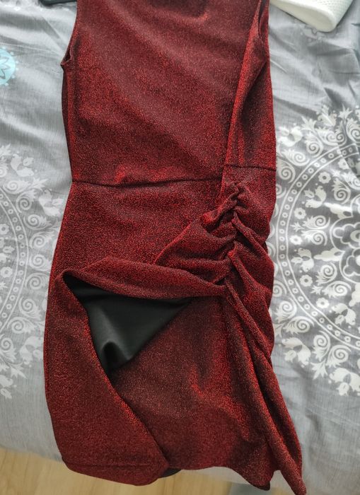 Brokatowa elegancka sukienka mini wcięcie w talii zwężenie na boku S