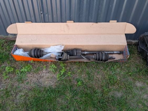 Skrzynia biegów + 2 półosie od Opla Movano