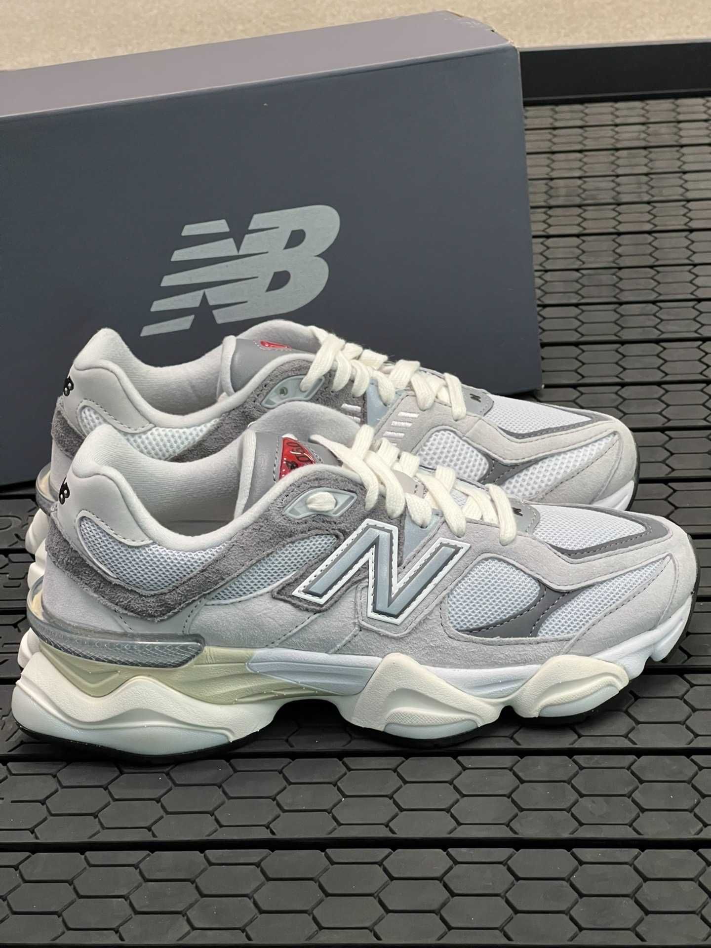 nowy/NewBalance9060U9060GRYSzary unisexTrampki r.36