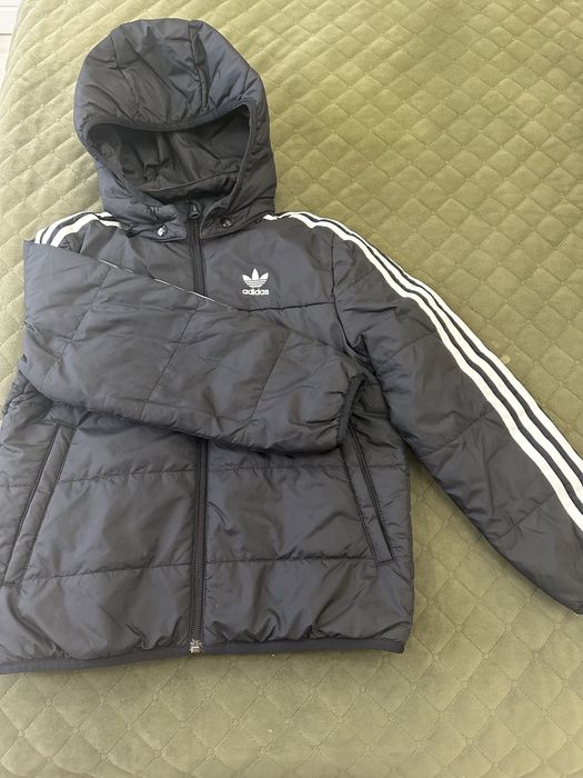 Куртка фірми adidas