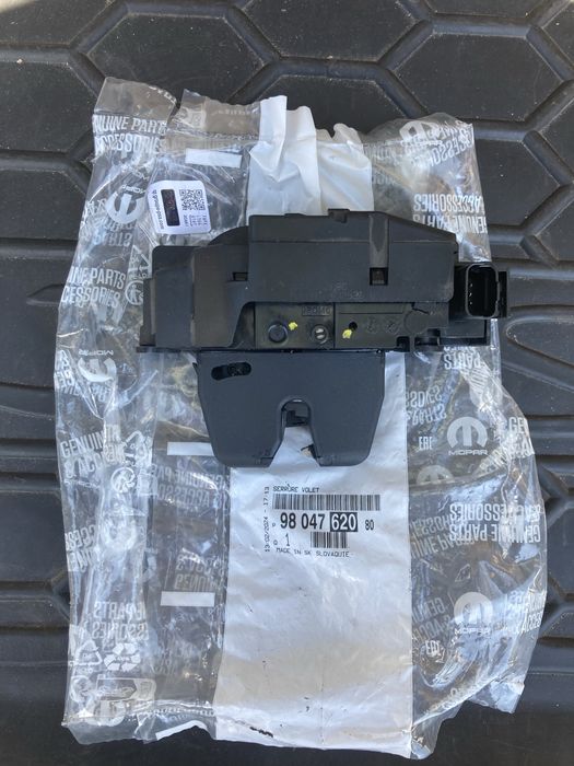 Замок крышки багажника (двери 3/5-й задней) 9804762080 Peugeot/Citroen