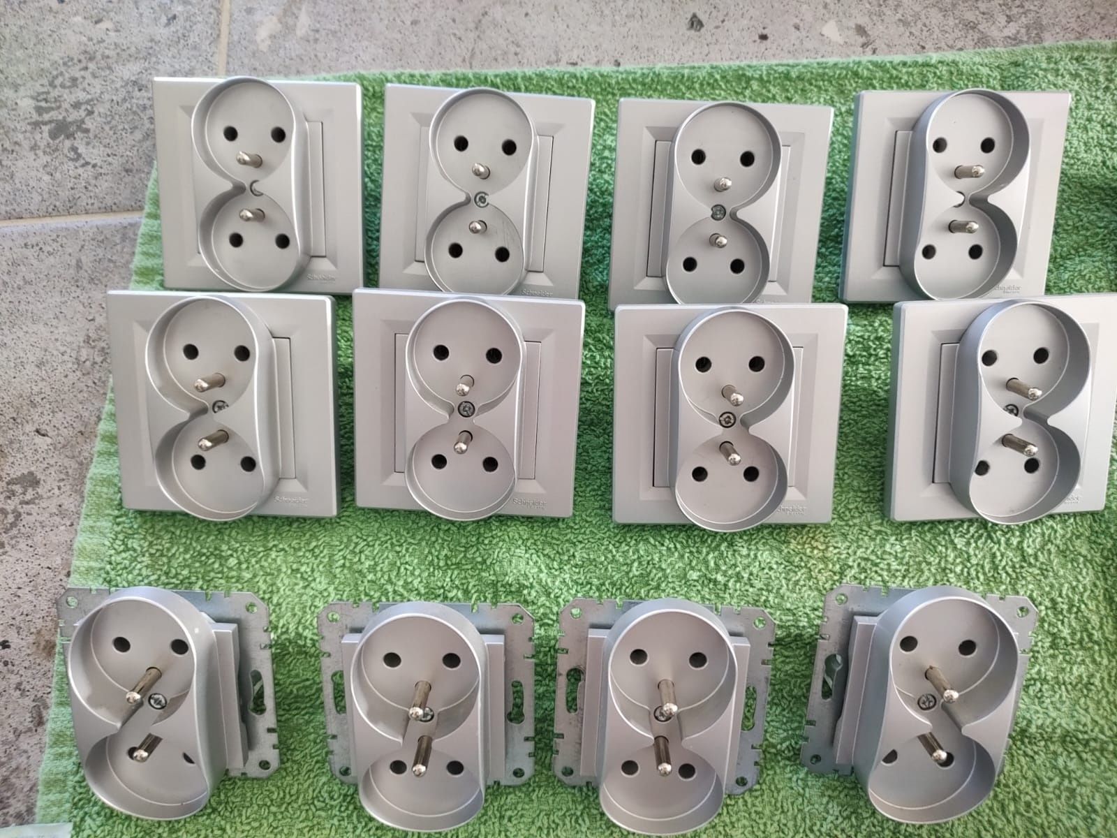 Schneider electric ASFORA kolor ALUMINIUM kontakty, włączniki.
