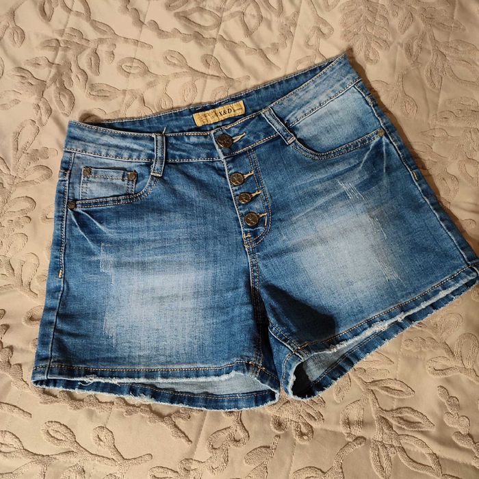 Продам джинсові шорти