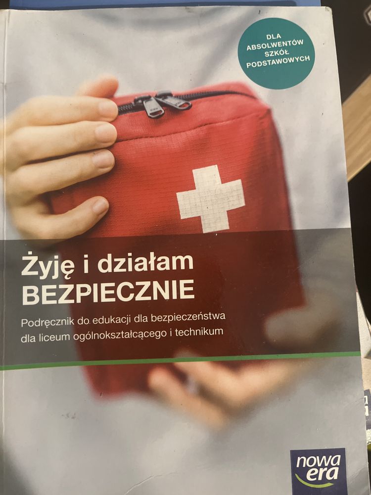 Żyje j dzialam bezpiecznie