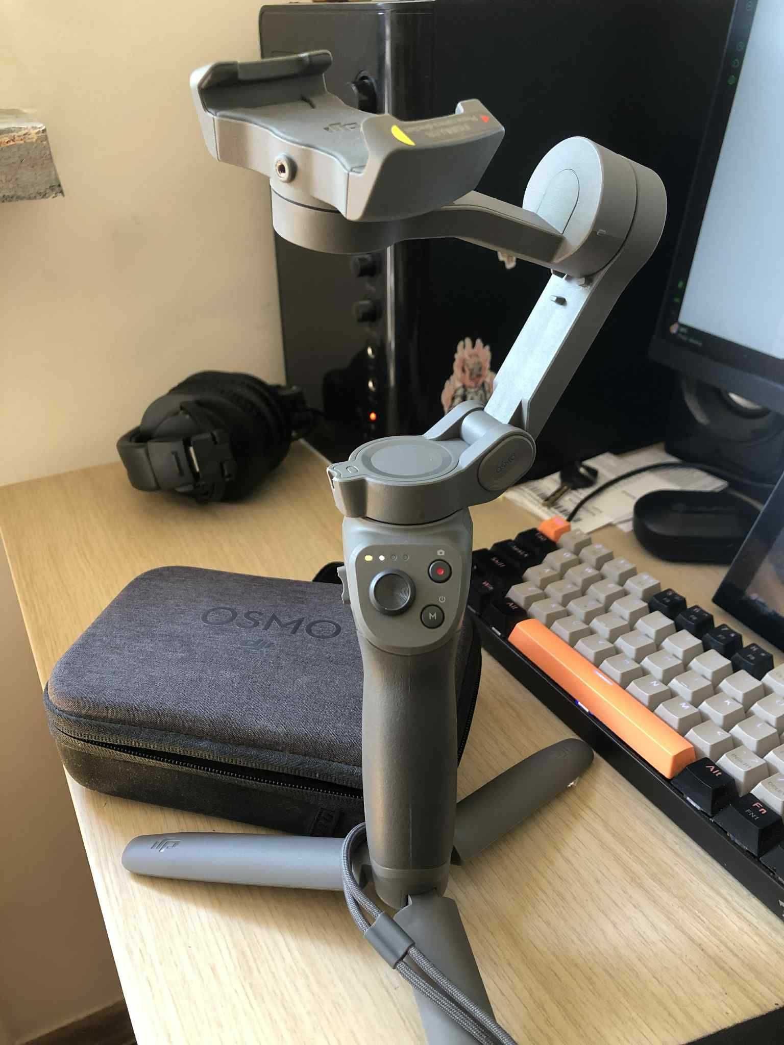 DJI Osmo Mobile 3 Gimbal + ETUI / STAN BARDZO DOBRY / Selfiestick