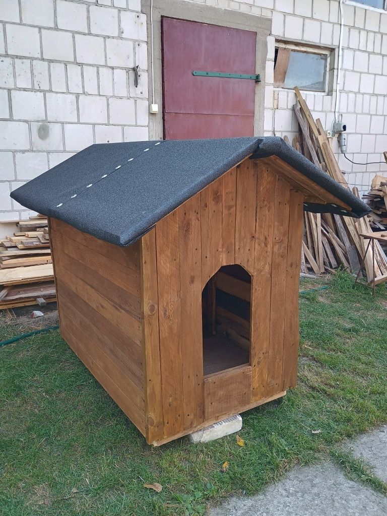 Buda dla psa ocieplana, impregnowana