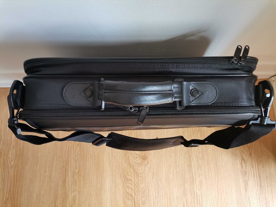 Pasta para computador Case Logic nova - impecável