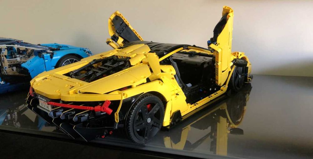 Конструктор Technic Lamborghini Centenario. Масштаб 1:8. 3899 деталей.