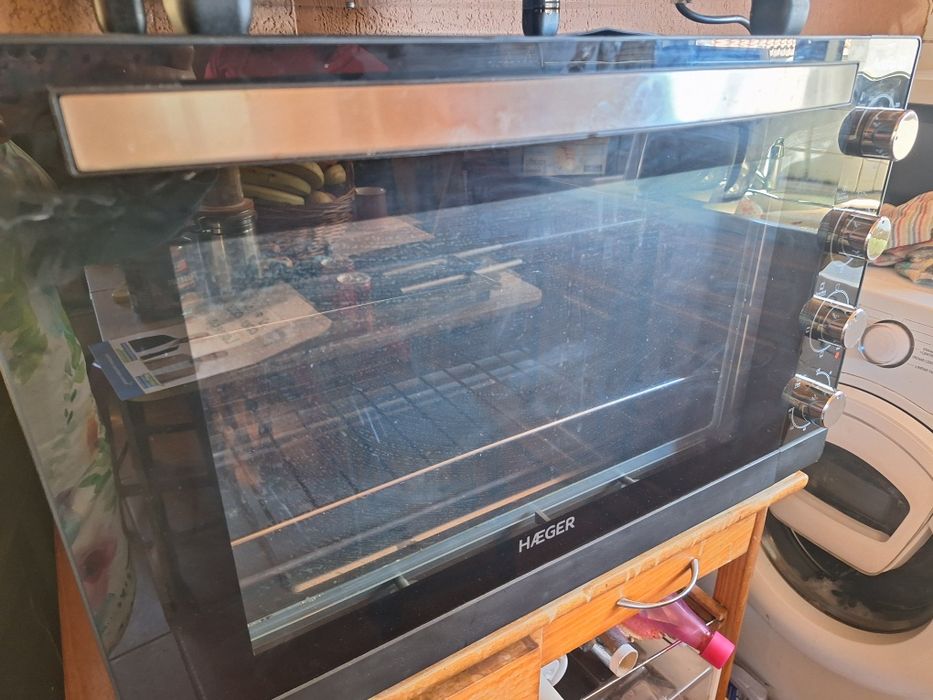 Forno eléctrico praticamente novo