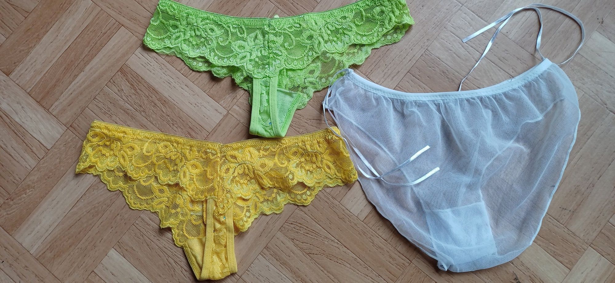 Stringi damskie nowe