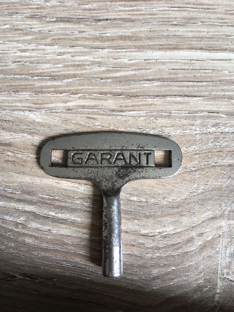 Stary zegar Garant mechaniczny antyk vintage